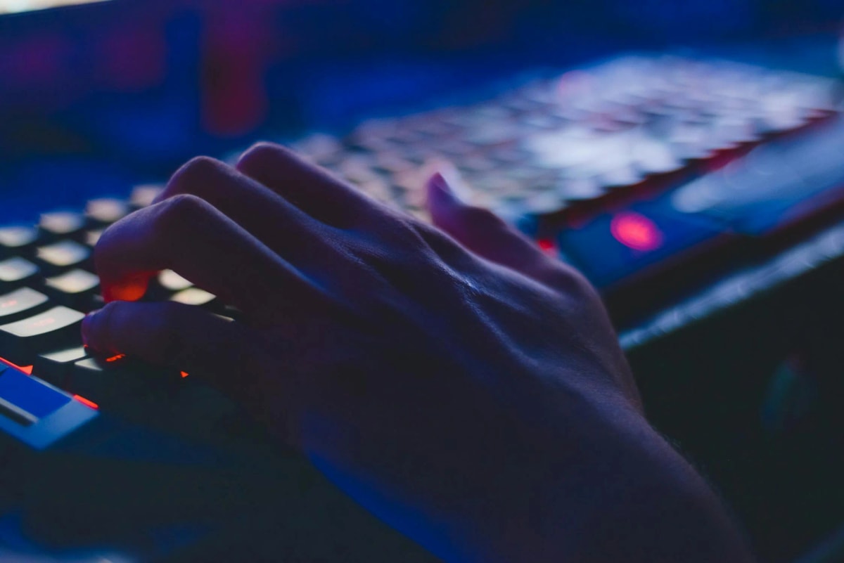 Artikelbild Hackergruppe Fog gibt vor, GitLabs von Next TI, VISEO und Hochschule Trier infiltriert zu haben